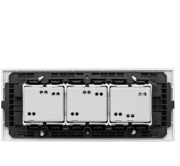 KIT complet Priza tripla Gewiss 6M, pentru doza 6M, 16A, plastic
